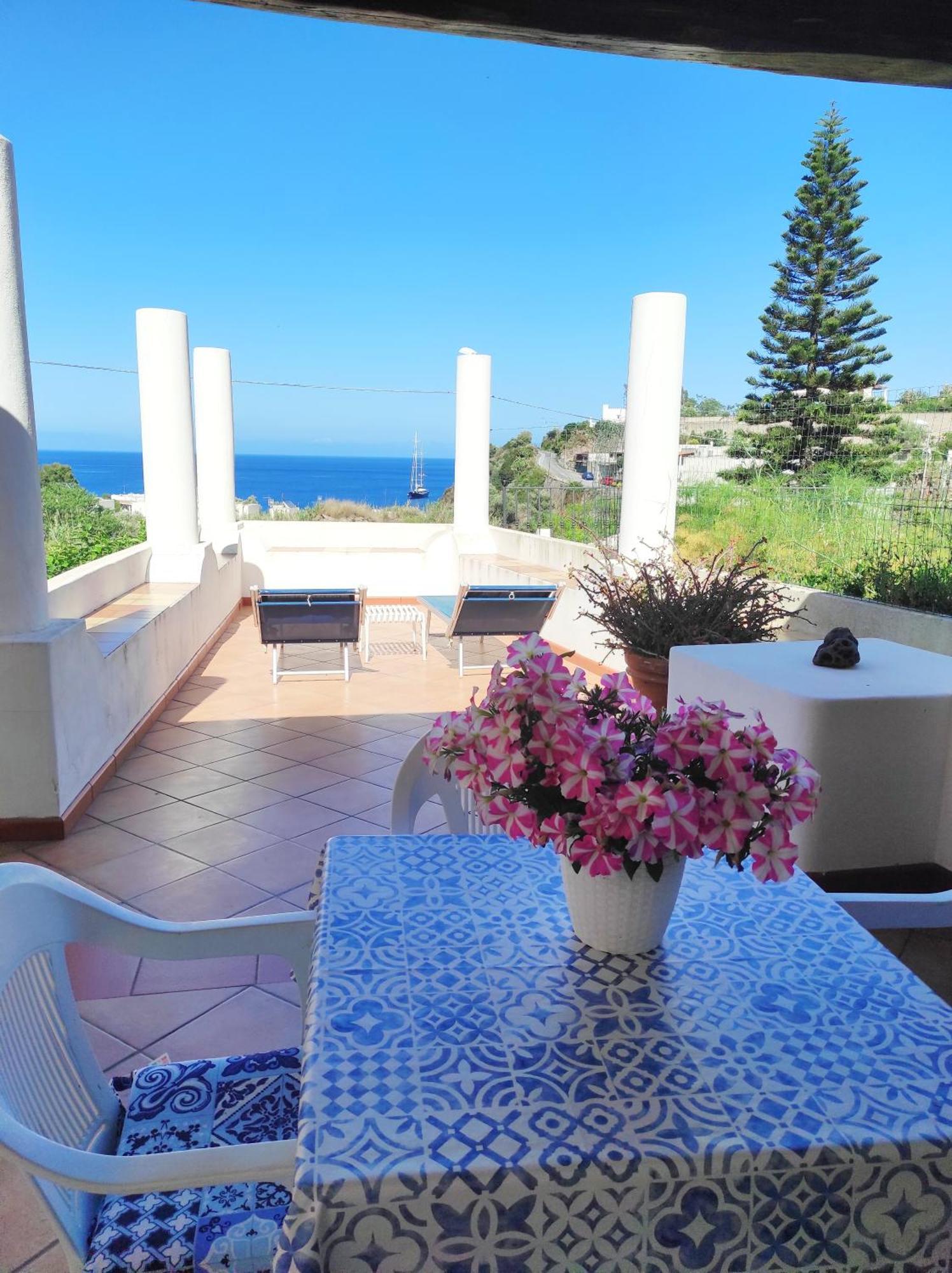 Holiday Home Mennulita Lipari  Bilik gambar