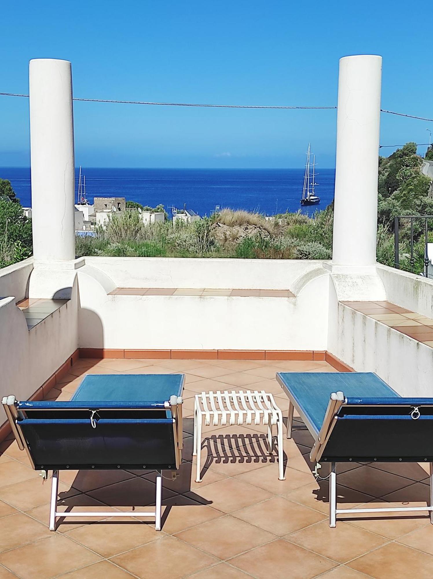 Holiday Home Mennulita Lipari  Bilik gambar